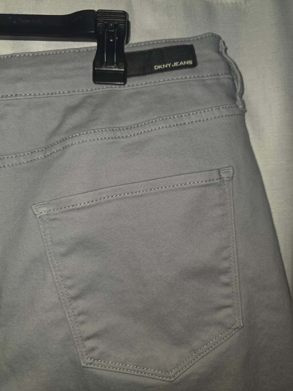DKNY Jeans Women's Gray Cotton Blend Cuffed Bermuda Shorts Size 12 - Picture 3 of 8